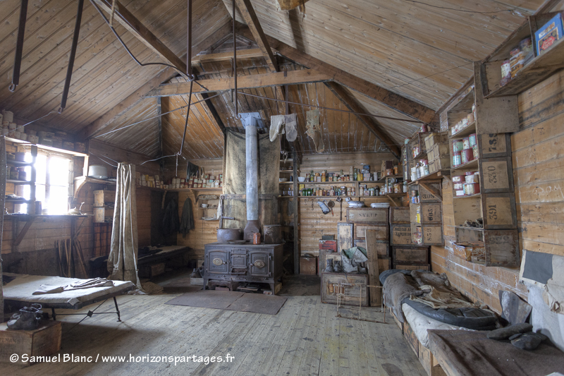 L'intérieur de la cabane de l'expédition Nimrod au cap Royds